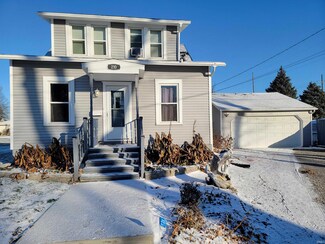210 E 14th St, Auburn, IN 46706