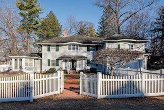131 Avalon Rd, Waban, MA 02468