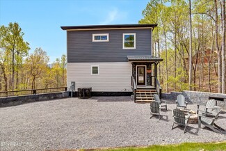 2520 Treehouse Ln, Sevierville, TN 37876