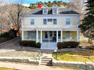 666 Cook Ave, Raton, NM 87740