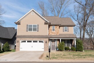 525 Greystoke Ln, Knoxville, TN 37912