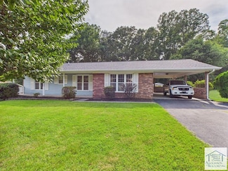 310 Dalewood Dr, Bassett, VA 24055