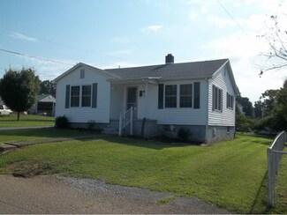 1703 Blackmore St, Kingsport, TN 37665