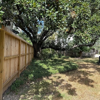 5100 Evergreen St, Bellaire, TX 77401