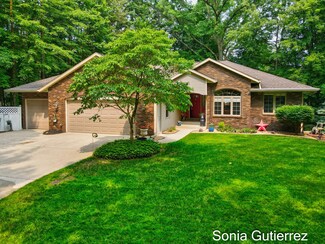 726 N 144th Ave, Holland, MI 49424
