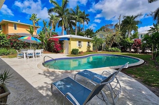 361 1st Ave N, Naples, FL 34102