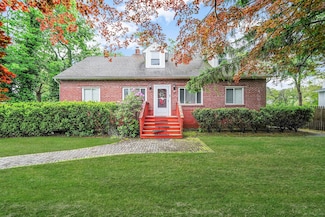 1817 Lincoln Ave, Holbrook, NY 11741