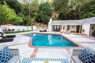 3183 Laurel Canyon Blvd, Studio City, CA 91604