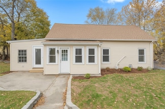 208 Dulude Ave, Woonsocket, RI 02895