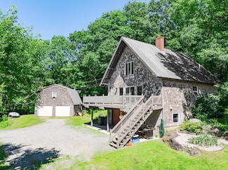 79 Main Rd, Eddington, ME 04428