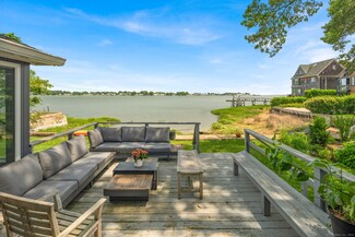 22 Baxter Dr, Norwalk, CT 06854