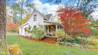 292 Route 590, Greeley, PA 18425