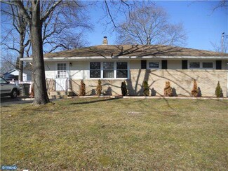306 Oakwood Dr, Newfield, NJ 08344