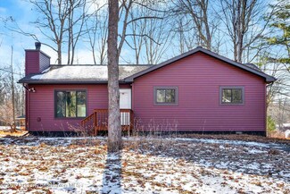 5207 Ponderosa Ln, East Stroudsburg, PA 18302