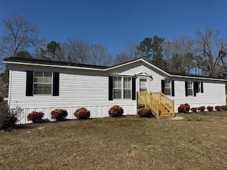 1083 Mockingbird Ln, Manning, SC 29102