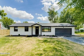 3884 E Bluelick Rd, Lima, OH 45801