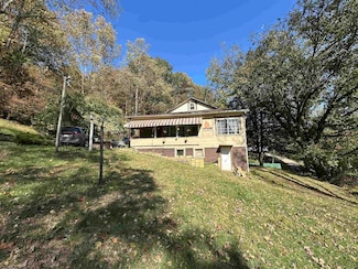 130 Otter Ln, Gassaway, WV 26624