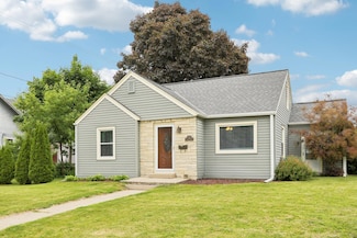 713 S Grand Ave, Waukesha, WI 53186