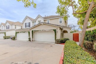 698 Americana Dr, Fullerton, CA 92832