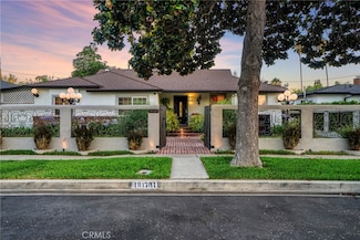 19120 Hartland St, Reseda, CA 91335