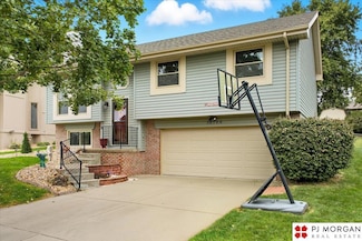13708 Lillian St, Omaha, NE 68138