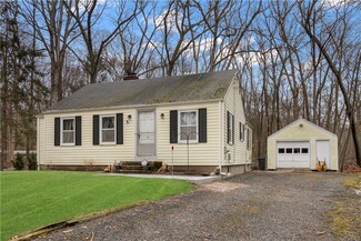 15 Davis Rd, North Scituate, RI 02857