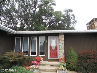 2842 W Church Ln, White Hall, MD 21161