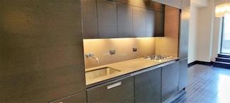 20 Pine St Unit 1910, New York, NY 10005