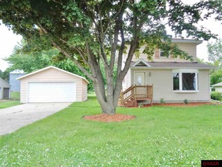 410 410 S Reed St, Waterville, MN 56096