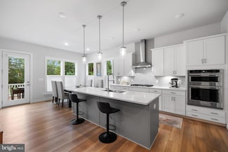 4635 Wood Glen Rd, Fairfax, VA 22032