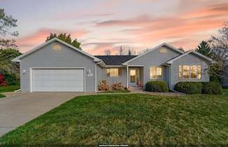 1900 White Wolf Ln, Kaukauna, WI 54130