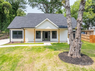 520 E Main St, Dallas, NC 28034