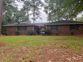 595 S 6th St, Jesup, GA 31545