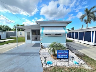 541 New York Dr Unit 12, Fort Myers, FL 33905