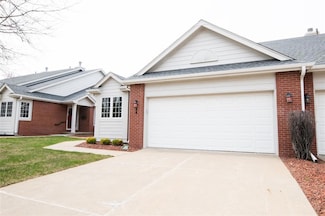 5925 Ep True Pkwy Unit 22, West Des Moines, IA 50266