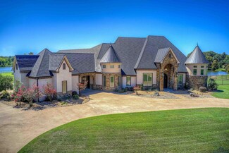 180 Turtle Creek Dr, Longview, TX 75605