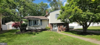 639 Charette Rd, Philadelphia, PA 19115