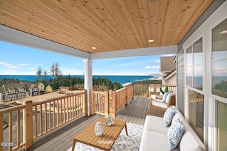 1128 NE Marmoris Ave, Depoe Bay, OR 97341