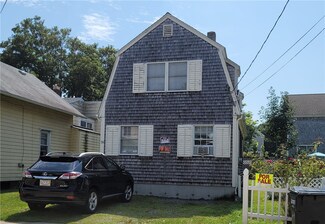 56 Gould St, Newport, RI 02840