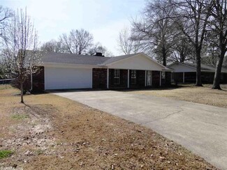 1511 Elm St, Crossett, AR 71635