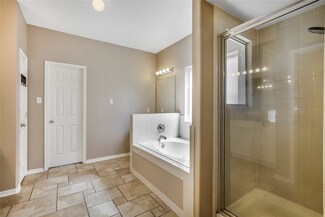 3816 Houston Lake Dr, Pearland, TX 77581