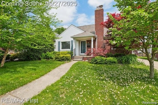 2681 Buckingham Ave, Birmingham, MI 48009
