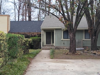 211 Somerset Dr, Warner Robins, GA 31088