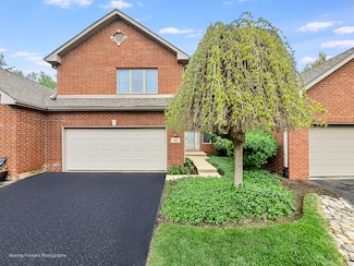 36 Billy Casper Ln, Midlothian, IL 60445