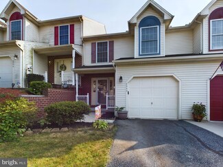 2242 Old Hollow Rd, Mechanicsburg, PA 17055