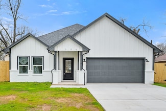 206 Williams Ave, Cleburne, TX 76033