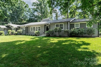 1035 15th Ave NW, Hickory, NC 28601