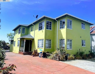 3719 Redding St, Oakland, CA 94619