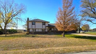 6527 S Bedford Cir, Derby, KS 67037