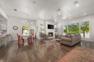 6121 Sharon Rd, Fort Worth, TX 76116